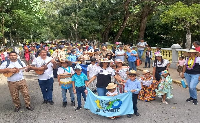Con sones de tradición y el brillo de "El Carite", la UEJE dio inicio al Carnaval en La Asunción