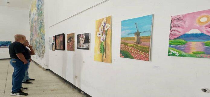 El arte trujillano rinde homenaje a la mujer con la exposición "Matices de la Tierra"