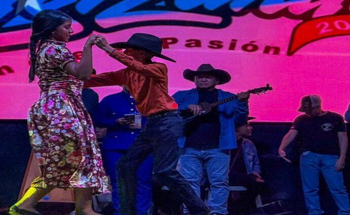 Elorza se convierte en el epicentro del folclore con la III Edición del “Elorzanito de Oro”