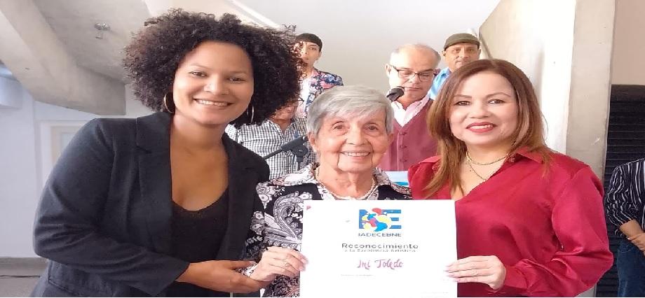 Inauguración de la Exposición Colectiva en Honor a Ini Toledo y Olga Morín