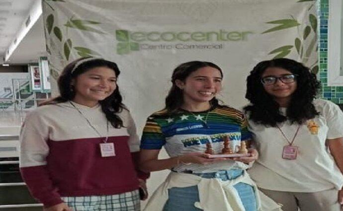 Aranza Luzardo campeona en el Campeonato Estadal Escolar ASOAJEDRENE 2026