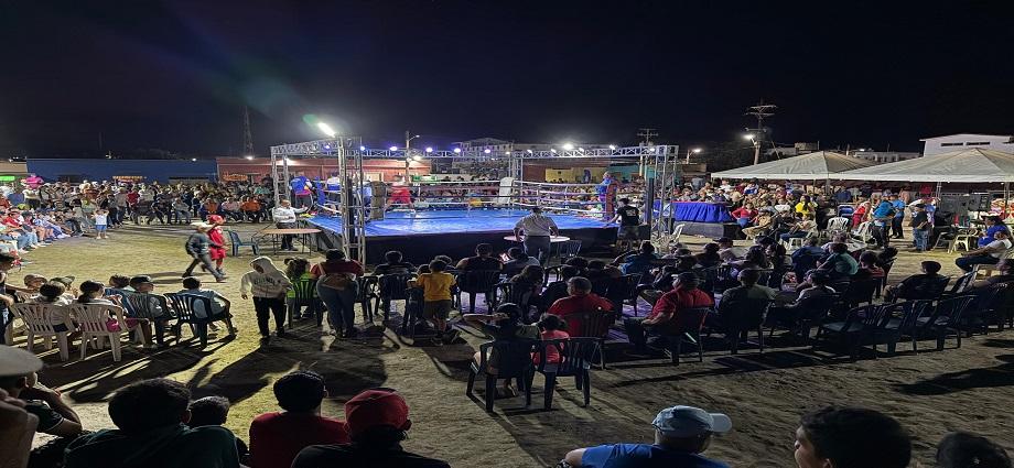 Macanao vibró con la Gran Velada Boxística en el Malecón de Boca del Río