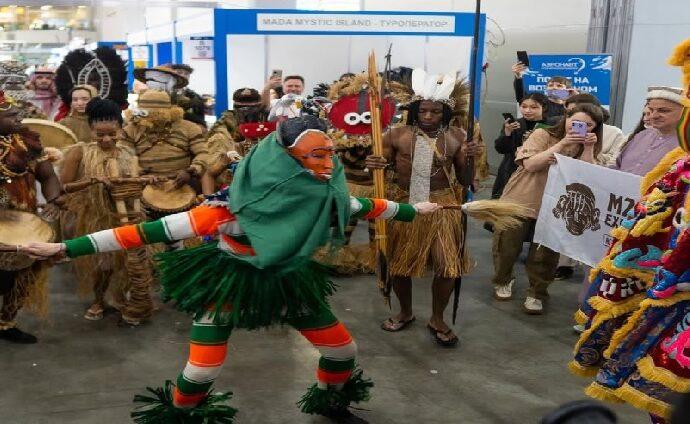 El tricolor nacional destaca en la apertura de la MITT 2026