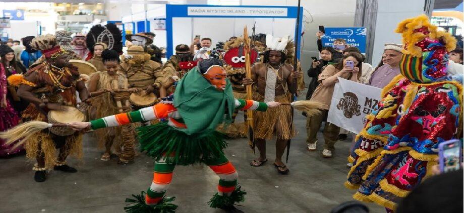 El tricolor nacional destaca en la apertura de la MITT 2026