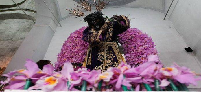 Basílica de Santa Teresa inicia recepción de flores para el Nazareno de San Pablo