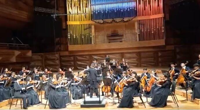 Samuel Abraham: El director más joven en conquistar la Sala Simón Bolívar