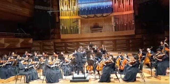 Samuel Abraham: El director más joven en conquistar la Sala Simón Bolívar