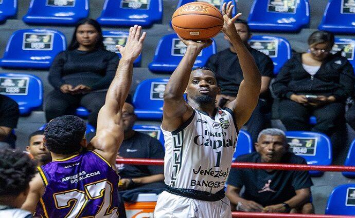 Marinos de Anzoátegui mantiene el ritmo arrollador; Spartans asalta Maracaibo