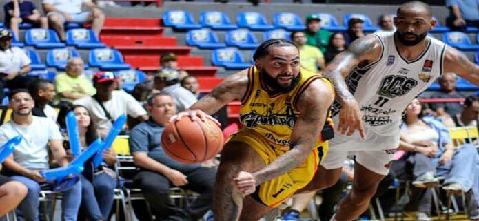 Gaiteros impone su ritmo y Panteras busca nuevo rumbo