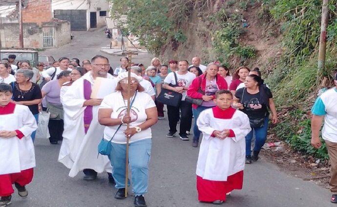 Los Teques celebró el Viacrucis de los Promeseros de Jesús