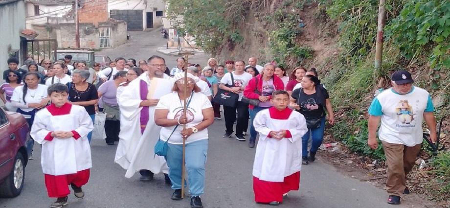 Los Teques celebró el Viacrucis de los Promeseros de Jesús