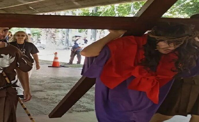 La UCV vivió su tradicional Viacrucis Universitario