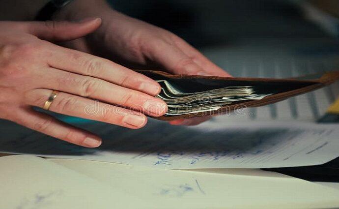 La Décima en el día a día: Esperando el aumento