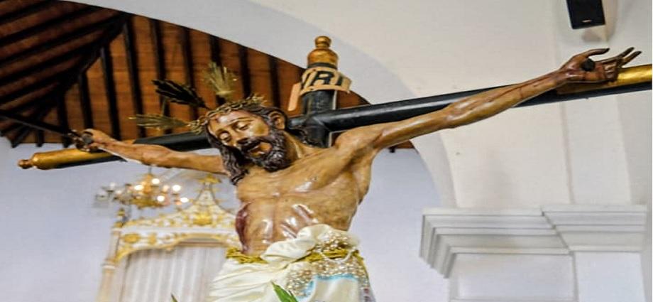 La bajada del «Viejo» marca el inicio de las fiestas del Cristo del Buen Viaje