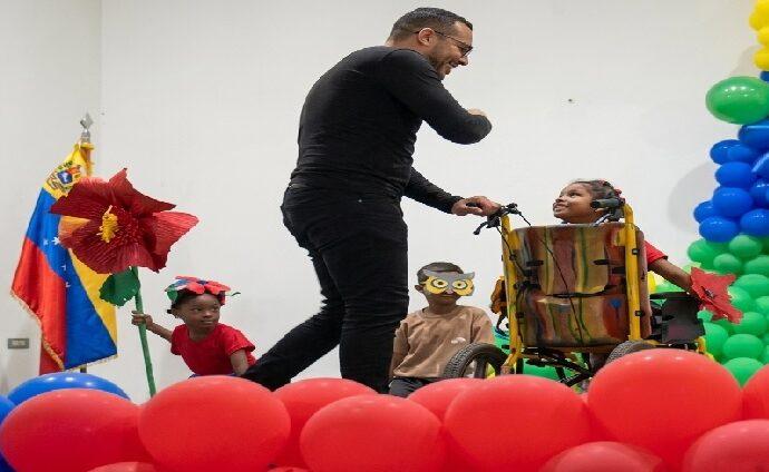 Lanzan programa "La Fundación va a la Escuela" en cierre del Mes de la Educación Especial