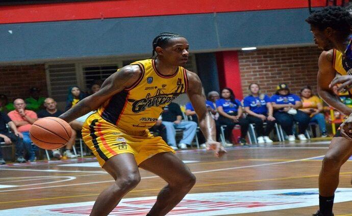 Cocodrilos hunde a Guaiqueríes y Gaiteros retoma el ritmo