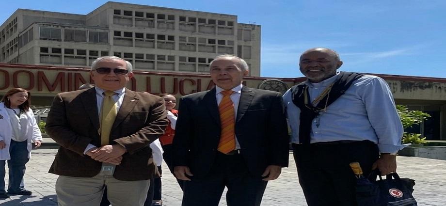 UCV y autoridades de Medicina estrechan lazos con el Hospital "Dr. Domingo Luciani"