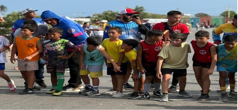 Macanao impulsa el atletismo con el Mini Maratón Peninsular