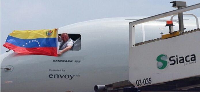 Primer vuelo comercial directo desde EE. UU. aterriza en Venezuela tras siete años