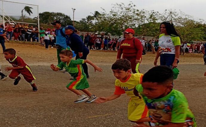 Inauguran III Mini Olimpiadas en Marcano