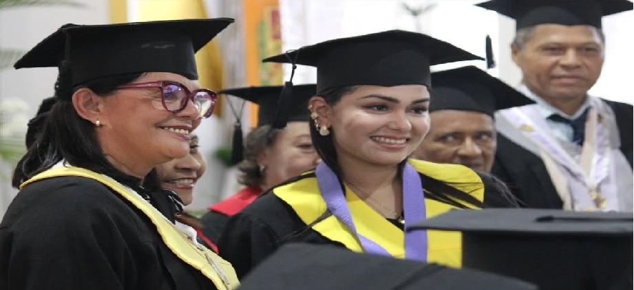 Orgullo udista: 79 nuevos profesionales egresan en Sucre
