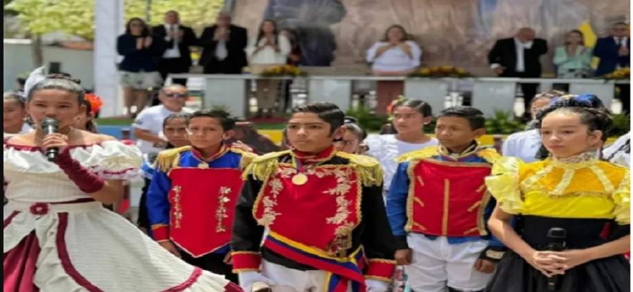 Santa Ana del Norte conmemoró 210 años de la Proclamación de la Tercera República