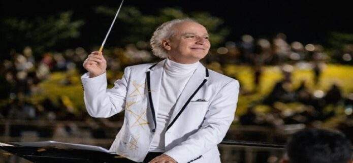 El maestro Eduardo Marturet dirigirá un show en Grecia