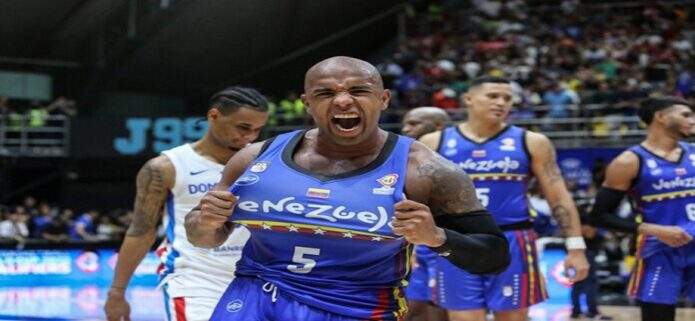 Homenaje a Gregory Vargas en el premundial FIBA
