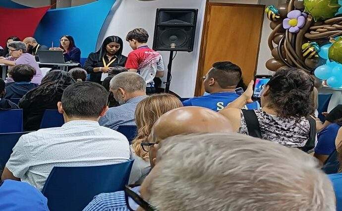 90 estudiantes van a la gran final del Spelling Bee del CVA