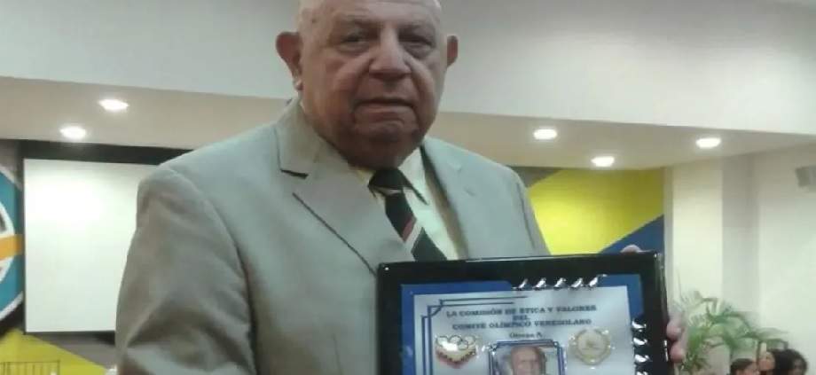 Fallece Don Armando Naranjo, leyenda del periodismo y el baloncesto
