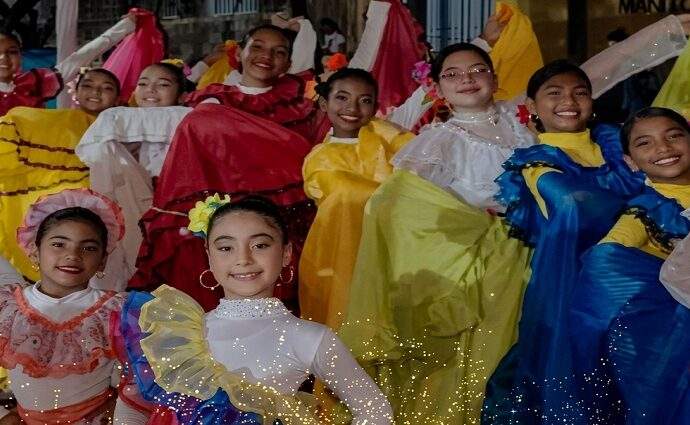 Maneiro celebra el aniversario de Danzas San Lorenzo