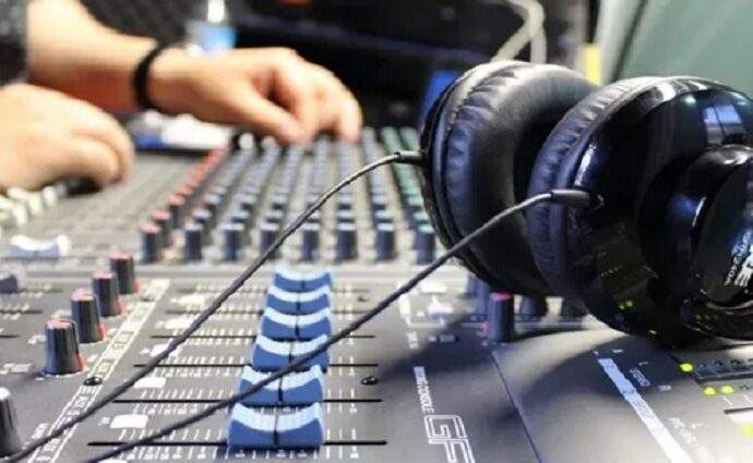 Día del Operador: El motor invisible de la radio