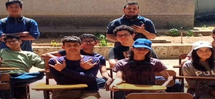 Estudiantes de la UDO Nueva Esparta recuperan pupitres