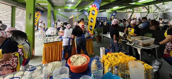 "Unidos por la Arepa" repartió 1.260 arepas en Baruta