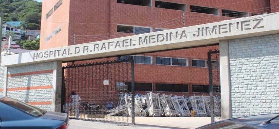 Hospitales reciben insumos pero urgen uniformes