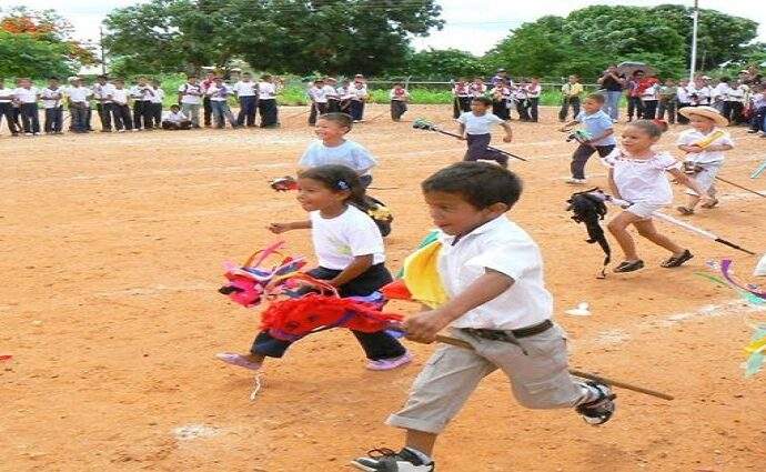 Juegos Tradicionales de Venezuela: Carrera de caballitos de palo
