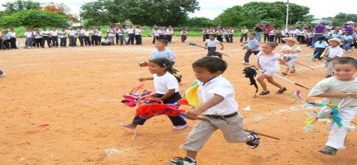 Juegos Tradicionales de Venezuela: Carrera de caballitos de palo