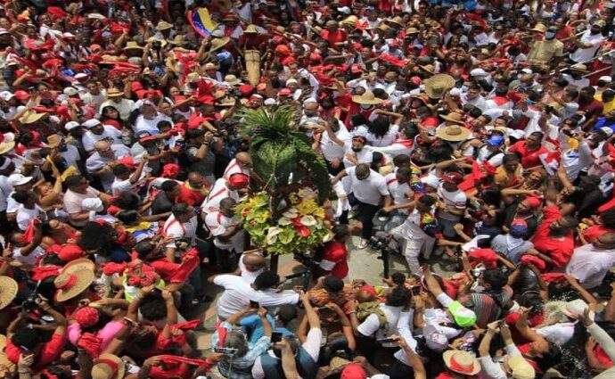 La costa venezolana se rinde a los tambores de San Juan