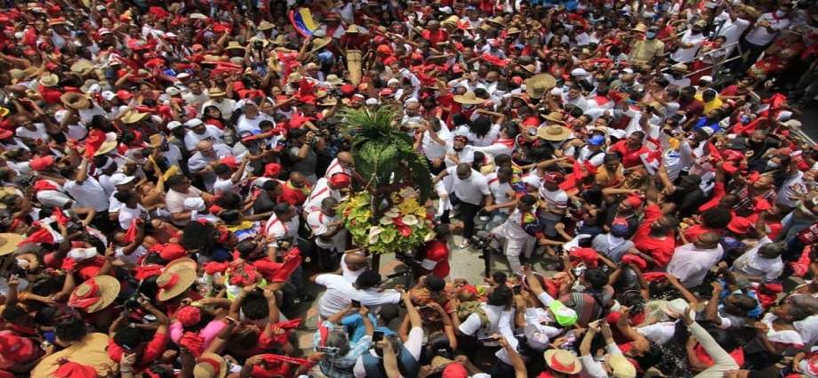 La costa venezolana se rinde a los tambores de San Juan