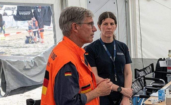 Alemania ofrece avión de cuidados intensivos y toneladas de ayuda humanitaria tras sismos en Venezuela