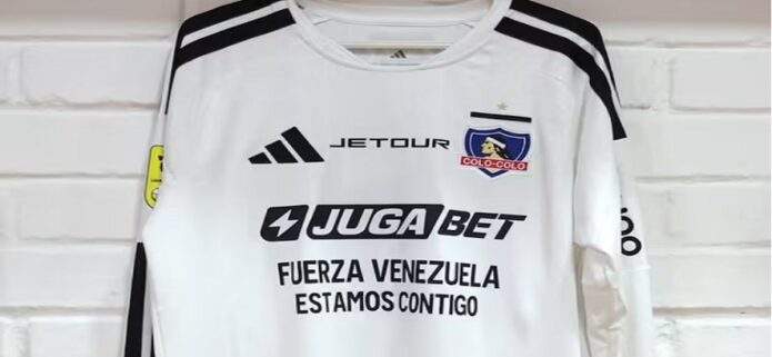 Colo-Colo usa camiseta solidaria en apoyo a Venezuela