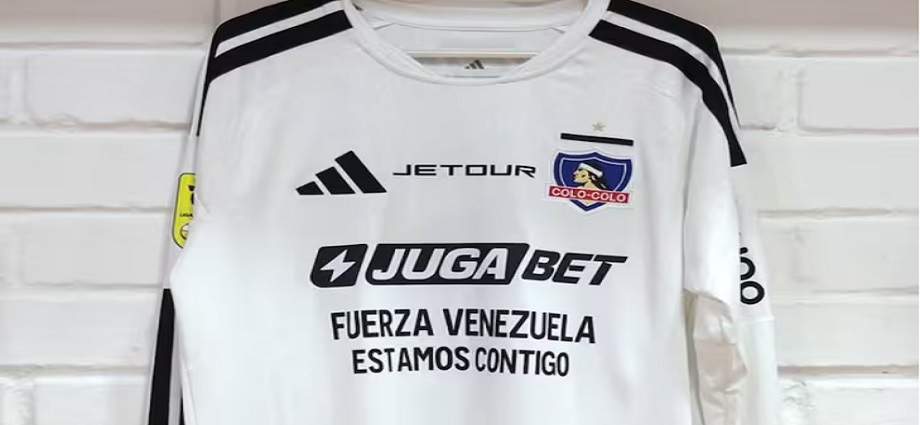 Colo-Colo usa camiseta solidaria en apoyo a Venezuela