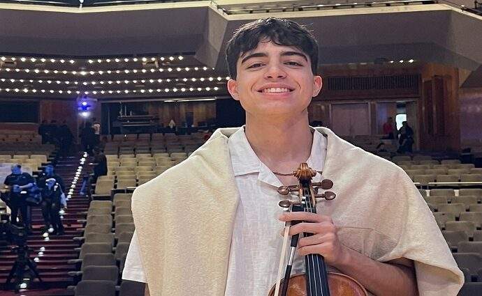 Sucrense gana Concurso Nacional de Violín