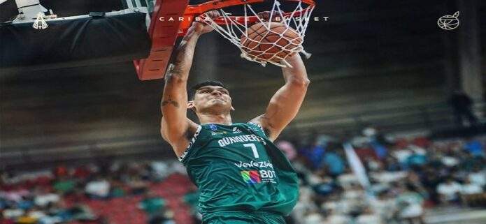 El «Gigante» Enrique Medina debuta con éxito y Guaiqueríes revive en los playoffs
