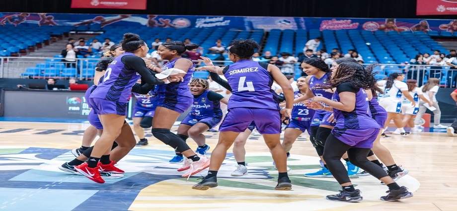 Venezuela U18 femenina vence a Puerto Rico