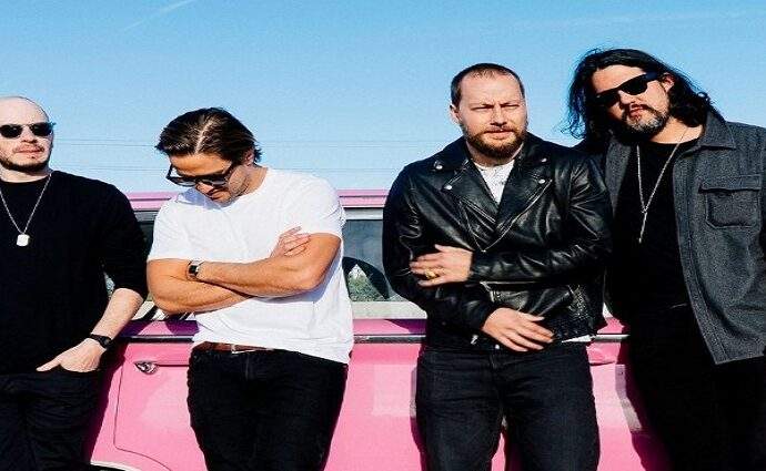 VINILOVERSUS lanza su séptimo álbum de estudio 'La Frontera'