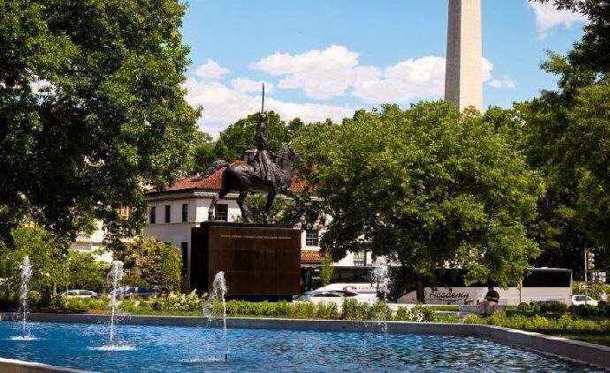 Anuncian la reapertura del Monumento a Simón Bolívar en Washington tras culminar su restauración