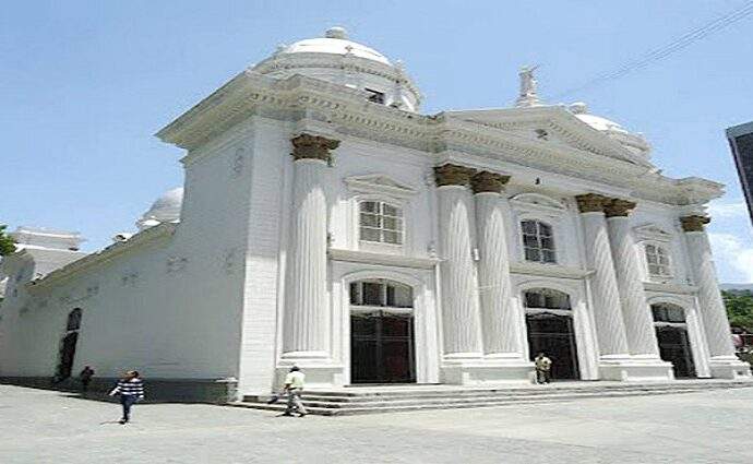 Iglesia de Caracas dicta medidas de seguridad tras sismos