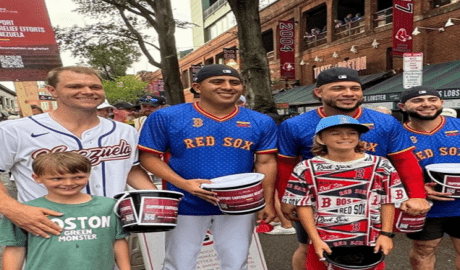 Los Medias Rojas de Boston recaudan más de 300 mil dólares para damnificados por terremotos