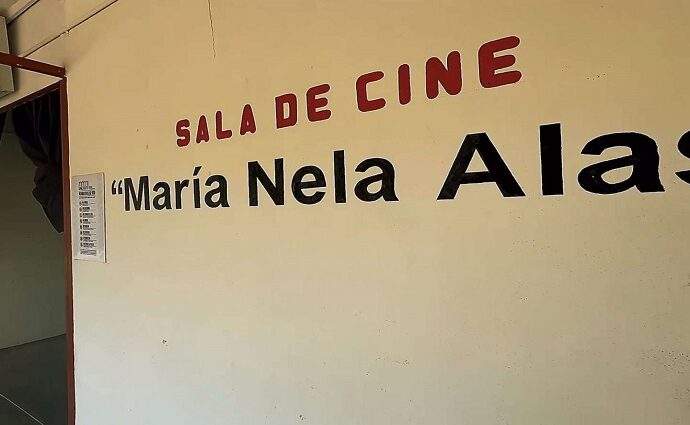 La sala de cine "María Nela Alas" reabre sus puertas